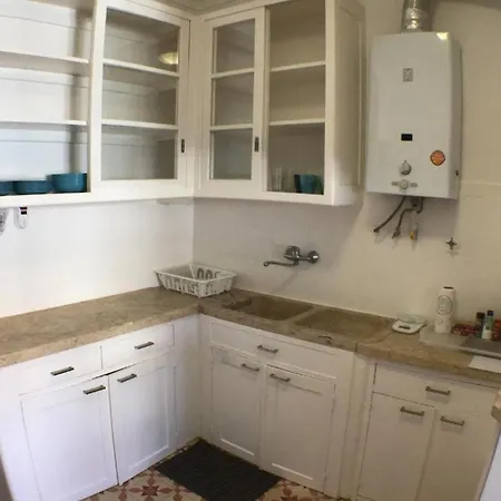 Entire Apartment Cozy And Sunny Homestay Lisboa